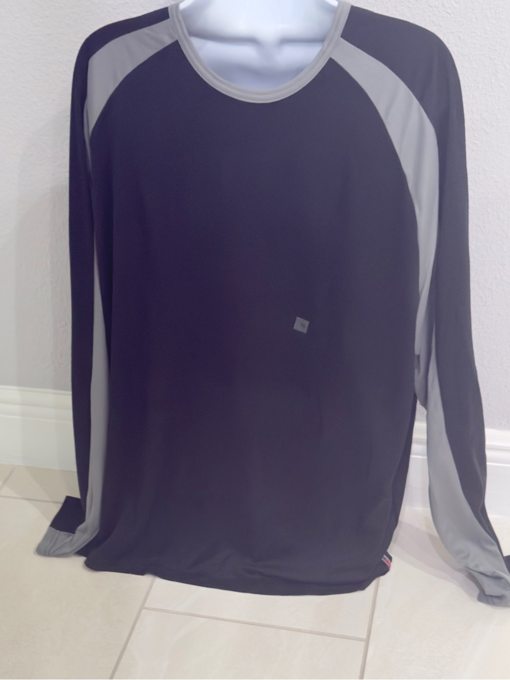 Express Mens Long Sleeve Athletic Shirt - Black with Light Gray Panels